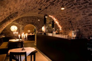 Der urige Weinkeller im historischen Kellergewölbe des Hotels Goldener Anker Radebeul bietet die perfekte Atmosphäre für Events